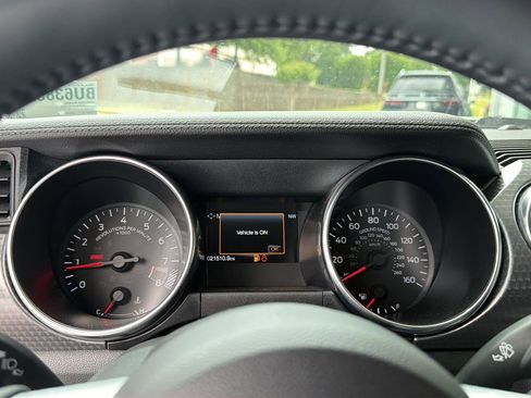 Used 2018 Ford Mustang GT Premium w/ GT Performance Package RWD image 19