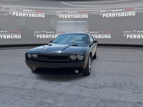 Used 2014 Dodge Challenger SXT w/ Super Sport Group (SS/T) RWD image 3