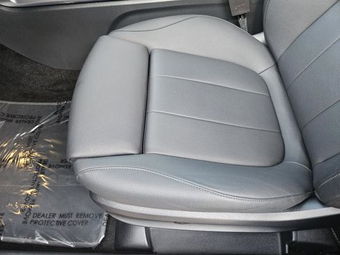 Used 2026 Mercedes-Benz GLB 250 image 17