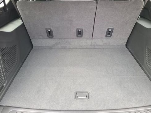 New 2026 Chevrolet Suburban LT w/ Comfort Package RWD image 9