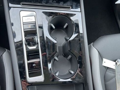 New 2026 Volkswagen Atlas Peak Edition image 17