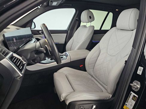Used 2024 BMW X5 xDrive40i w/ M Sport Package image 21