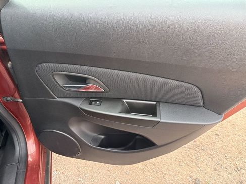 Used 2013 Chevrolet Cruze LT image 16