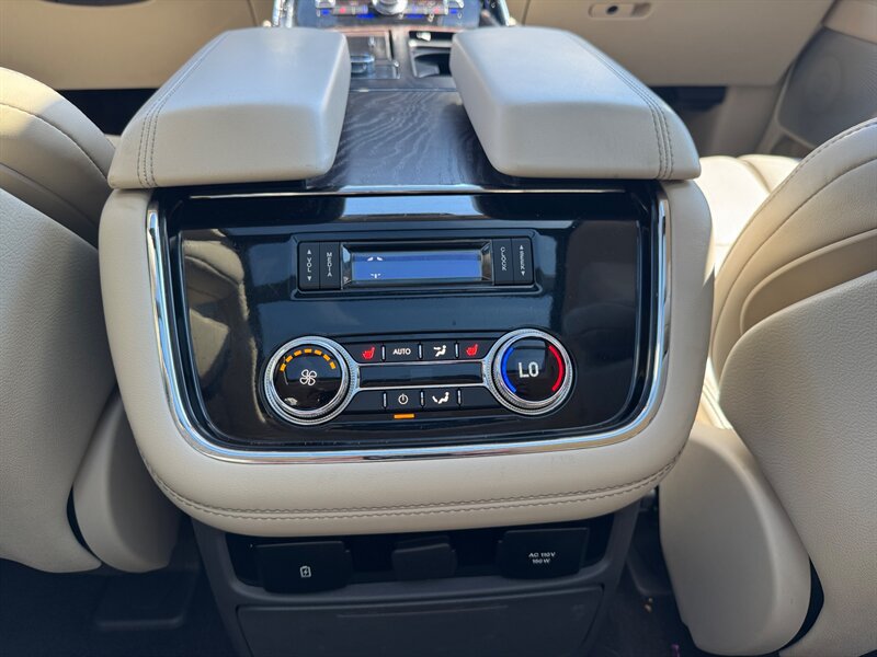 Used 2020 Lincoln Navigator L Reserve w/ Luxury Package AWD/4WD image 37