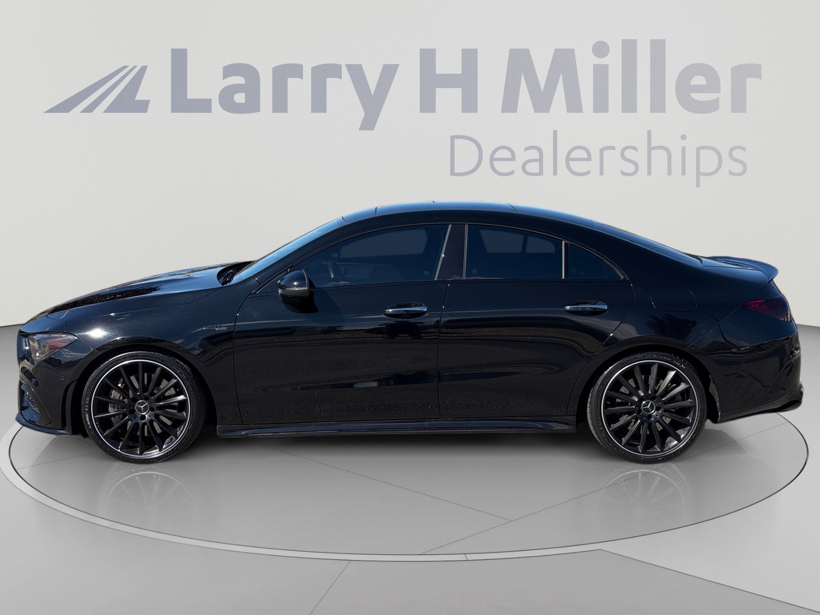 Used 2022 Mercedes-Benz CLA 35 AMG 4MATIC image 2