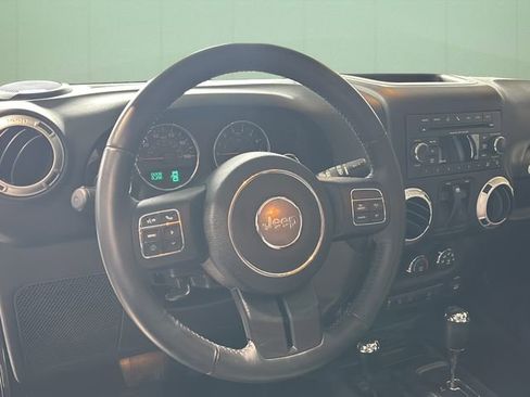 Used 2016 Jeep Wrangler Sahara w/ Connectivity Group AWD/4WD image 15