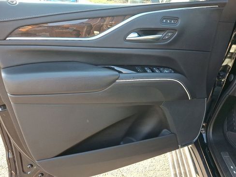 Used 2022 Cadillac Escalade ESV Sport Platinum image 15