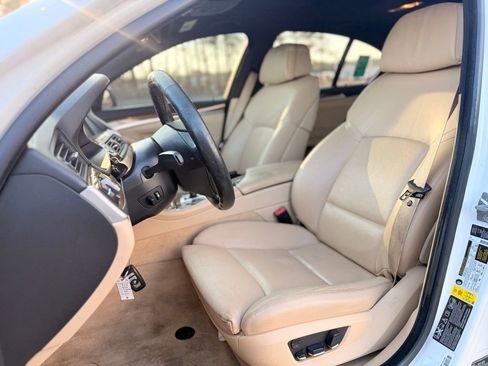 Used 2013 BMW 550i xDrive Sedan image 12