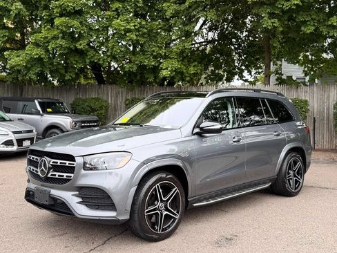 Used 2023 Mercedes-Benz GLS 580 4MATIC image 2