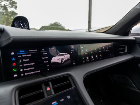 Certified 2022 Porsche Taycan Turbo image 36