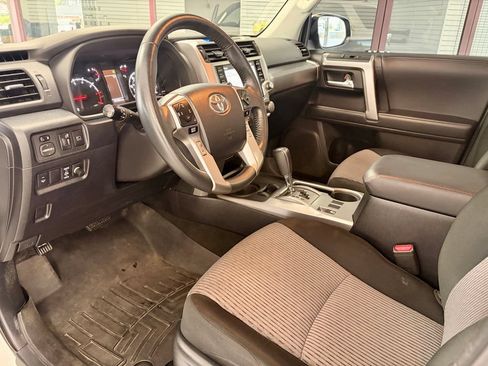 Used 2020 Toyota 4Runner SR5 RWD image 6