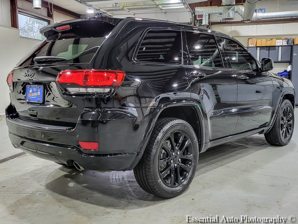 Used 2018 Jeep Grand Cherokee Altitude AWD/4WD image 7