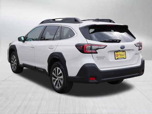 Certified 2025 Subaru Outback Premium AWD/4WD image 5
