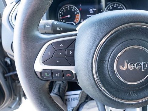 Used 2020 Jeep Renegade Latitude w/ UConnect 8.4 Nav Group image 22