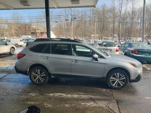 Used 2019 Subaru Outback 2.5i Limited image 7