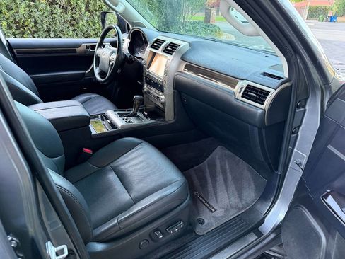 Used 2015 Lexus GX 460 image 29