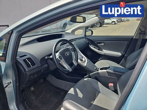 Used 2013 Toyota Prius Four image 11