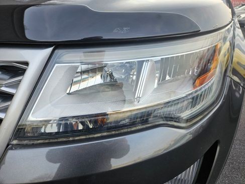 Used 2016 Ford Explorer Platinum image 32