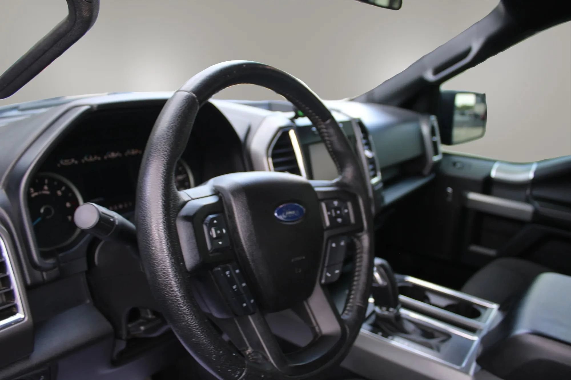 Used 2015 Ford F150 XLT w/ Equipment Group 302A Luxury AWD/4WD image 15