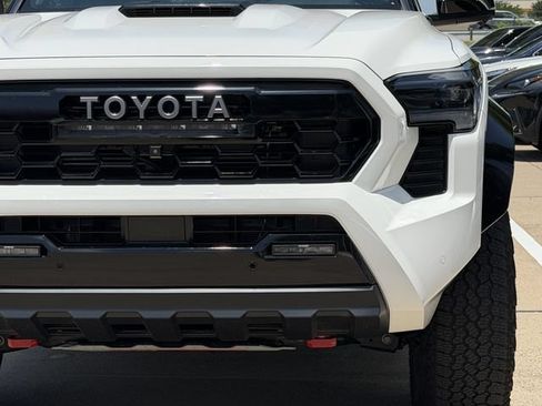 Certified 2025 Toyota Tacoma TRD Pro AWD/4WD image 9