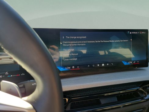 Used 2025 BMW 330i Sedan RWD image 19
