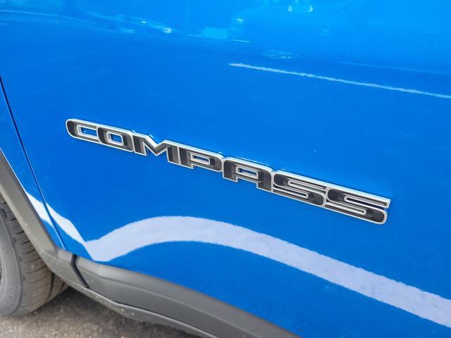 Used 2024 Jeep Compass Latitude AWD/4WD image 34