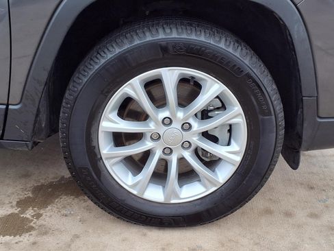 Used 2022 Jeep Cherokee Latitude Lux image 10