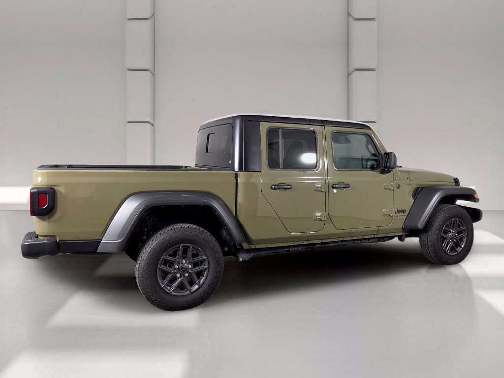 Used 2026 Jeep Gladiator Sport AWD/4WD image 4