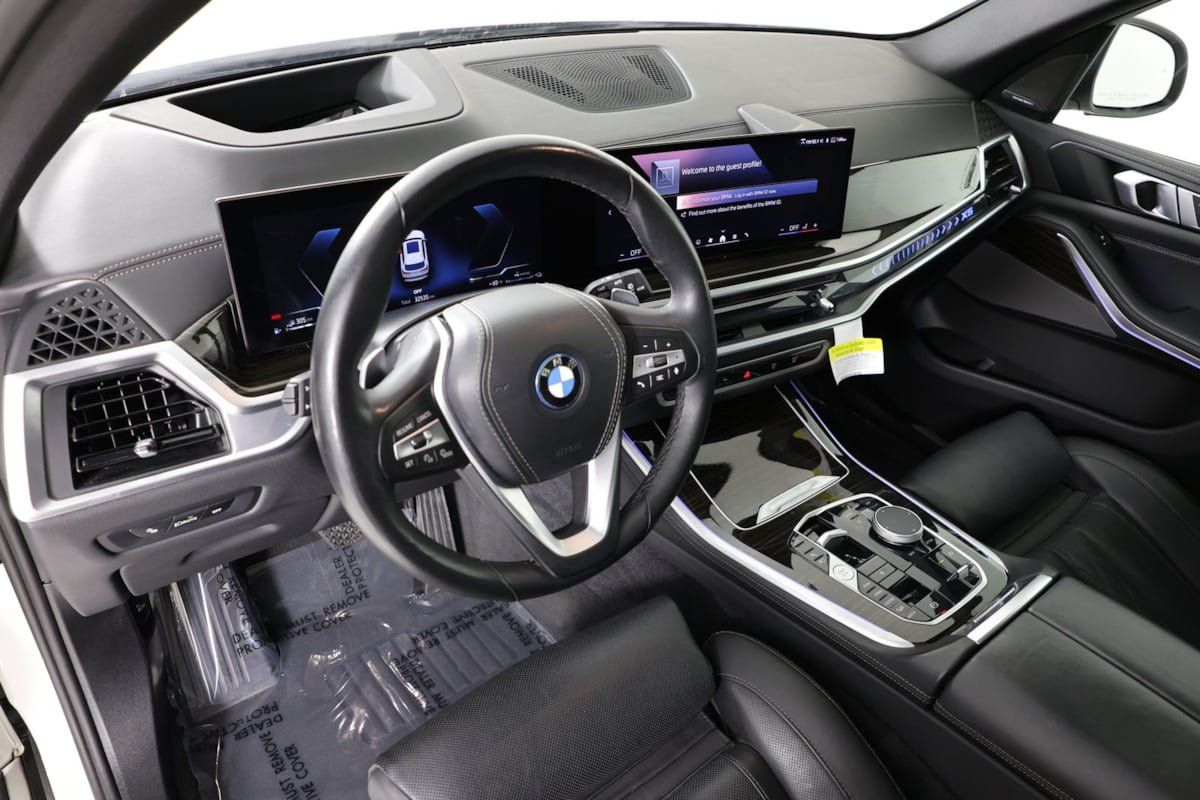 Used 2025 BMW X5 xDrive50e AWD/4WD image 22