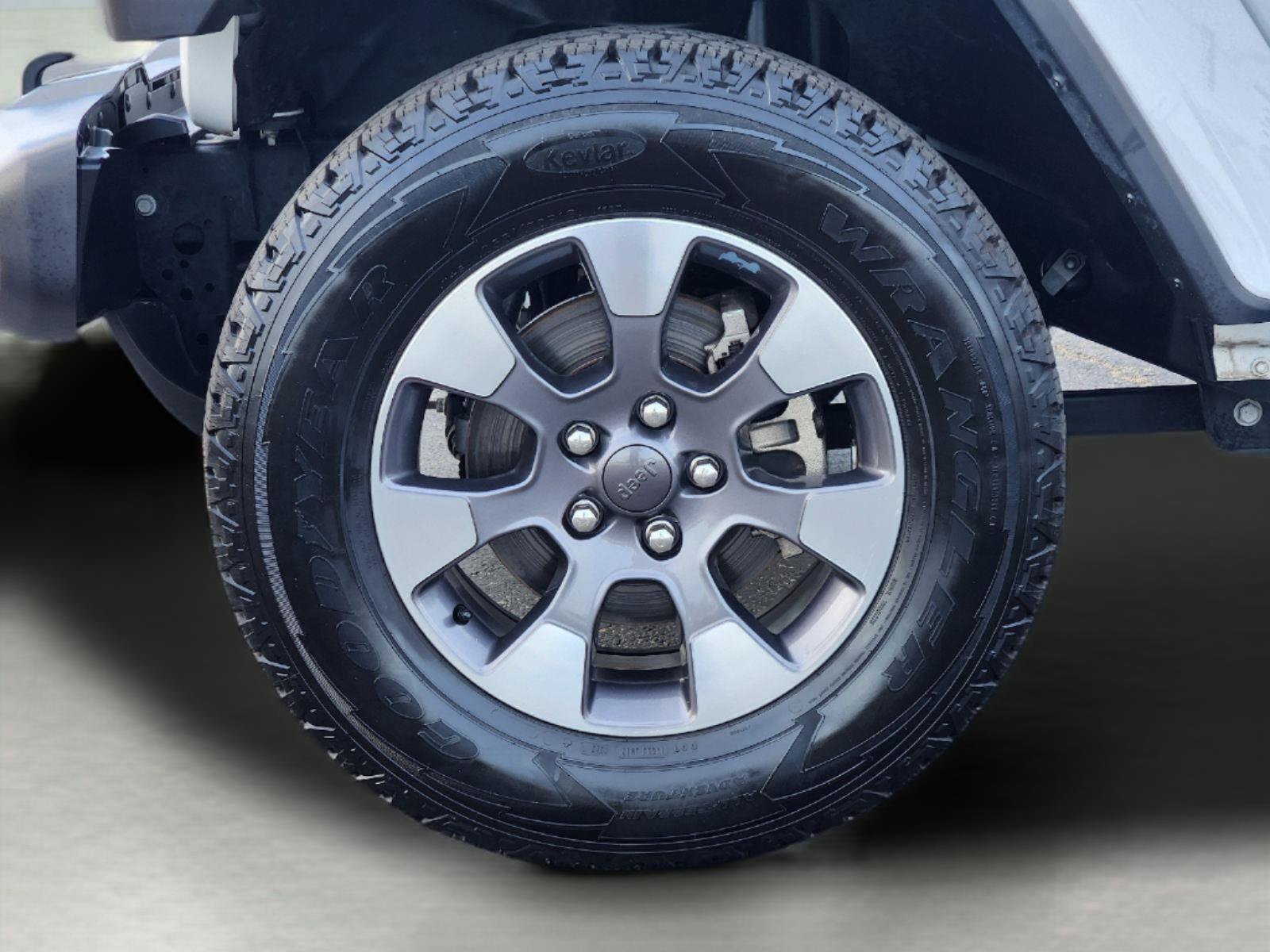 Used 2021 Jeep Wrangler Unlimited Sahara AWD/4WD image 11