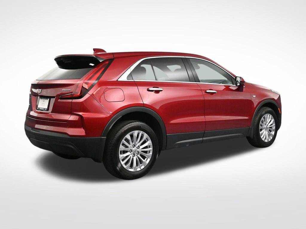 Used 2024 Cadillac XT4 Luxury w/ Cold Weather Package AWD/4WD image 5