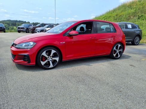 Used 2018 Volkswagen GTI Autobahn FWD image 2