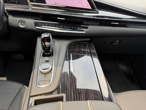 Used 2021 Cadillac Escalade Sport w/ Driver Assist Tech Package AWD/4WD image 18