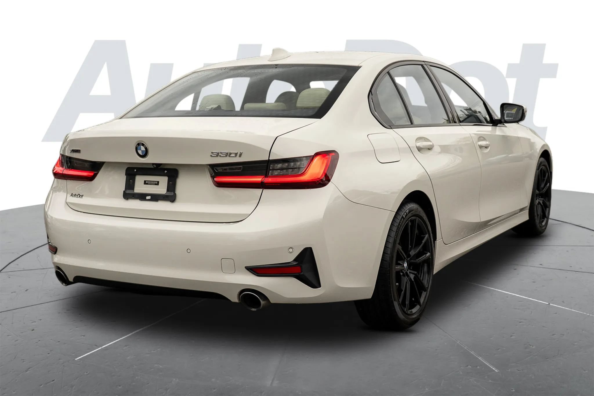 Used 2019 BMW 330i xDrive Sedan w/ Driving Assistance Package AWD/4WD image 3