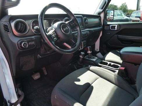 Used 2018 Jeep Wrangler Unlimited Sport S AWD/4WD image 22