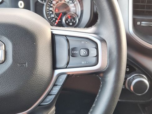 Used 2019 RAM 1500 4x4 Crew Cab image 27