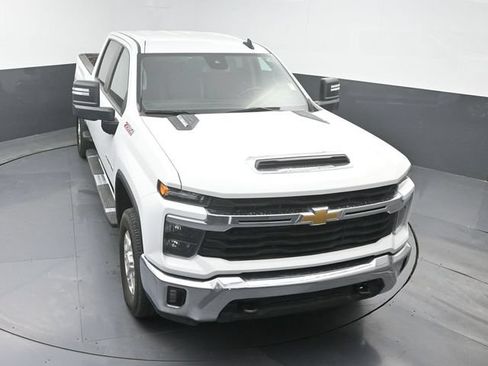 Used 2025 Chevrolet Silverado 2500 LT AWD/4WD image 43
