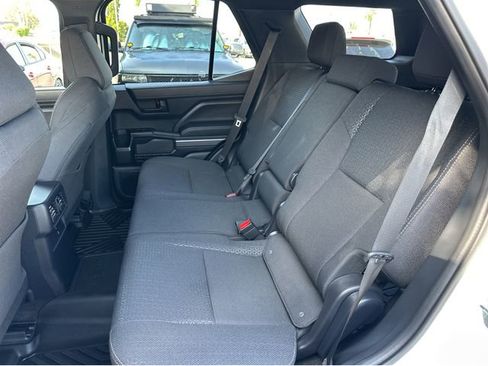 Used 2025 Toyota 4Runner SR5 AWD/4WD image 15