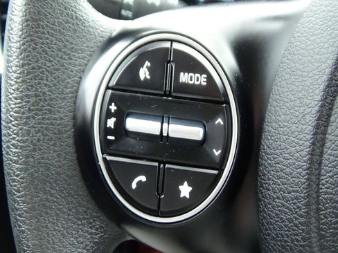 Used 2025 Kia Soul LX w/ LX Technology Package image 18