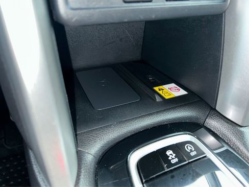 Used 2023 Toyota Corolla Cross LE image 36