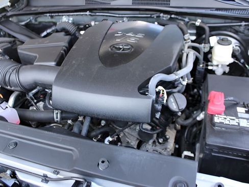 Used 2023 Toyota Tacoma TRD Sport w/ Technology Package image 26