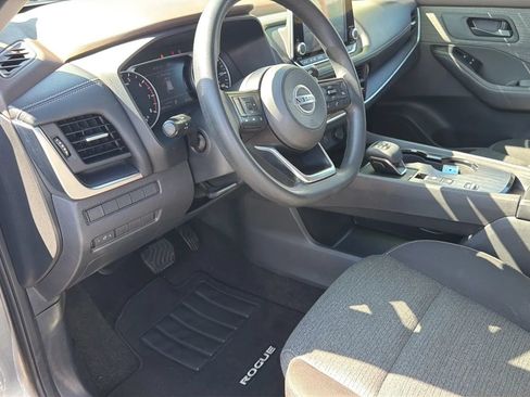 Used 2021 Nissan Rogue S FWD image 12