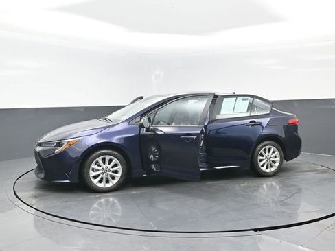 Used 2022 Toyota Corolla LE image 22
