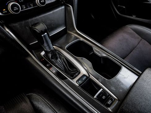 Used 2019 Honda Accord Sport image 29