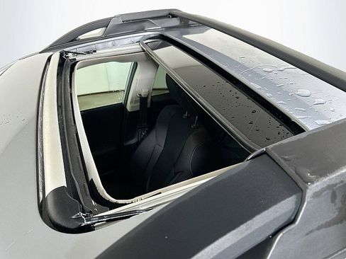 Used 2022 Subaru Outback Premium image 14