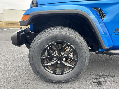 Used 2021 Jeep Gladiator Sport image 10