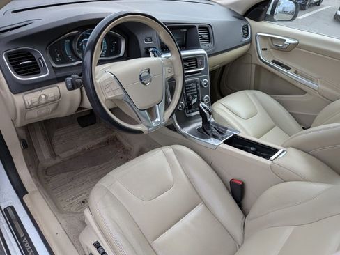 Used 2015 Volvo V60 T5 Premier w/ Protection Package image 9