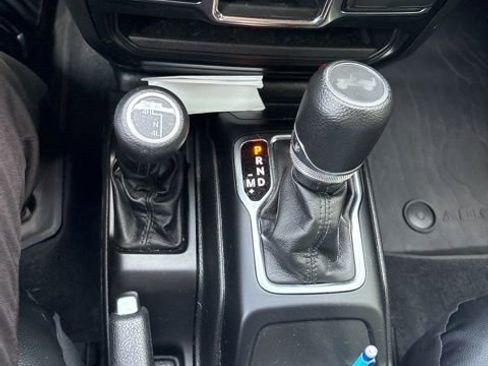 Used 2023 Jeep Wrangler Unlimited Sport AWD/4WD image 9