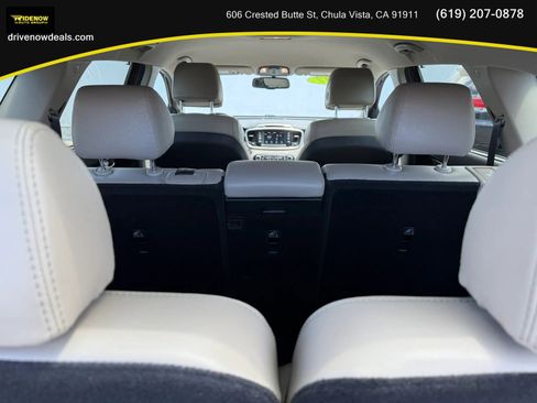 Used 2017 Kia Sorento EX FWD image 10