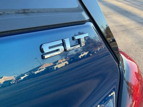 Used 2020 GMC Terrain SLT image 14